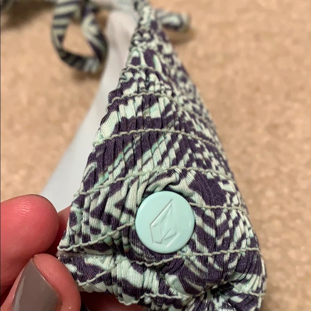 Volcom Triangle Bikini Top - image 7